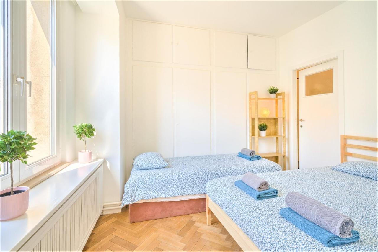 The Lily Lodge In The Heart Of Antwerpen Exteriör bild